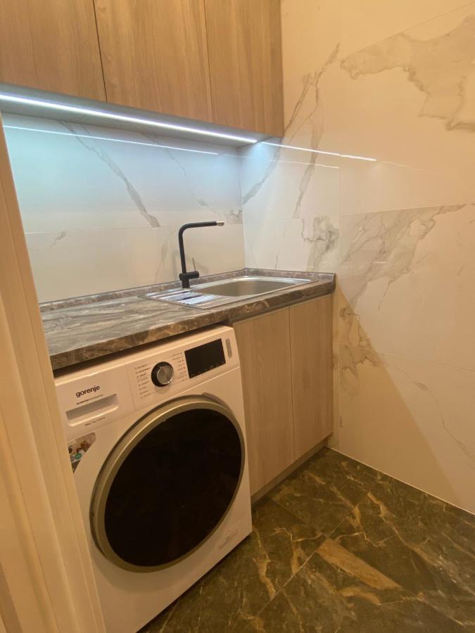 Modern Classic 2 Bedroom Apartment Near Most City Dnipro Exterior foto