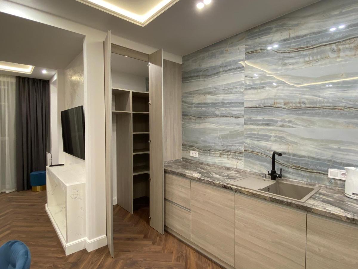 Modern Classic 2 Bedroom Apartment Near Most City Dnipro Exterior foto