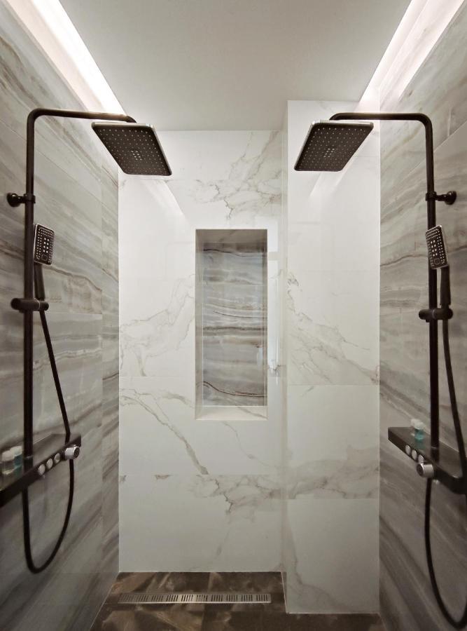 Modern Classic 2 Bedroom Apartment Near Most City Dnipro Exterior foto